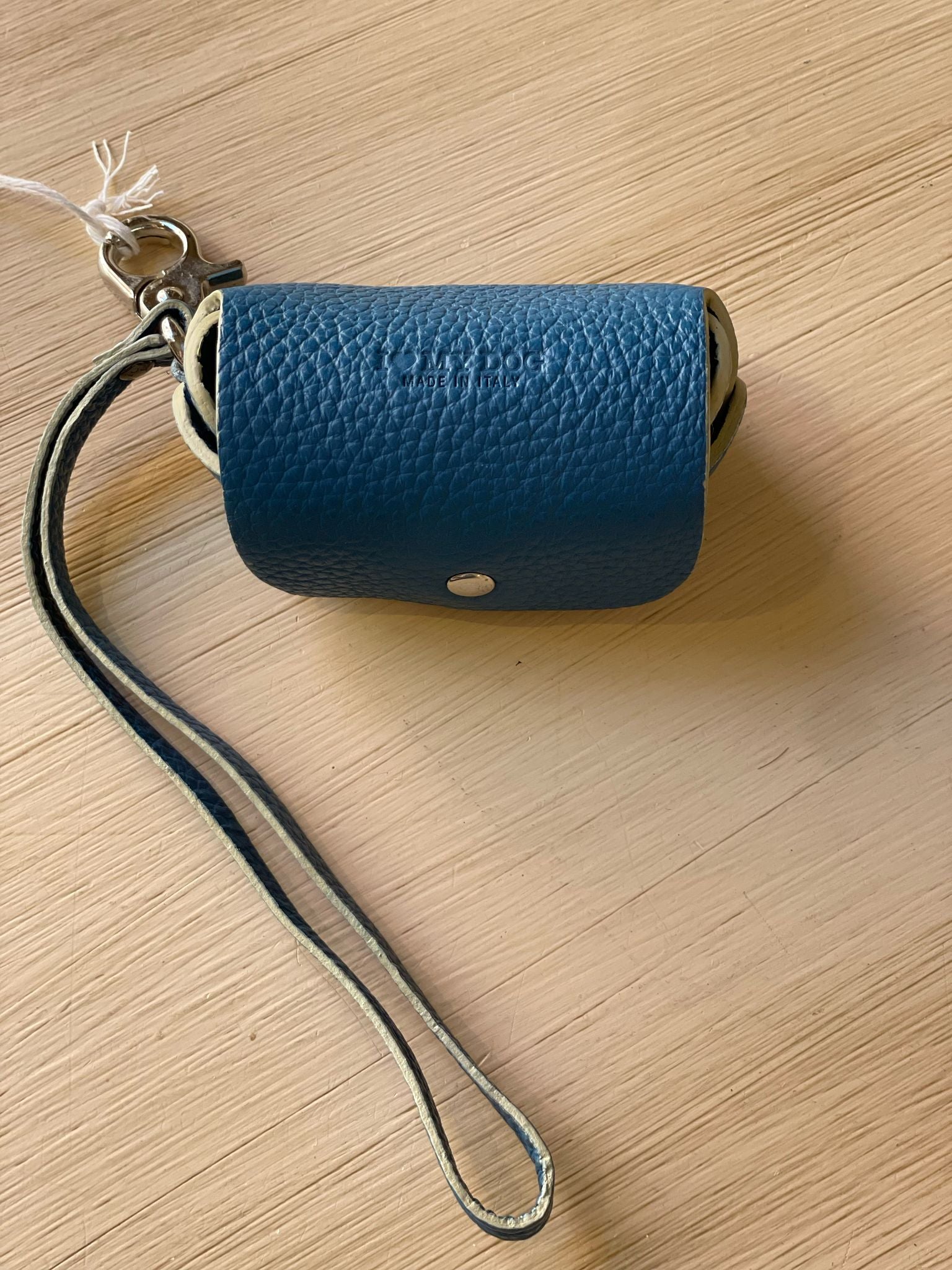 Porta sacchetti in pelle blu con scritta "I Love My Dog"